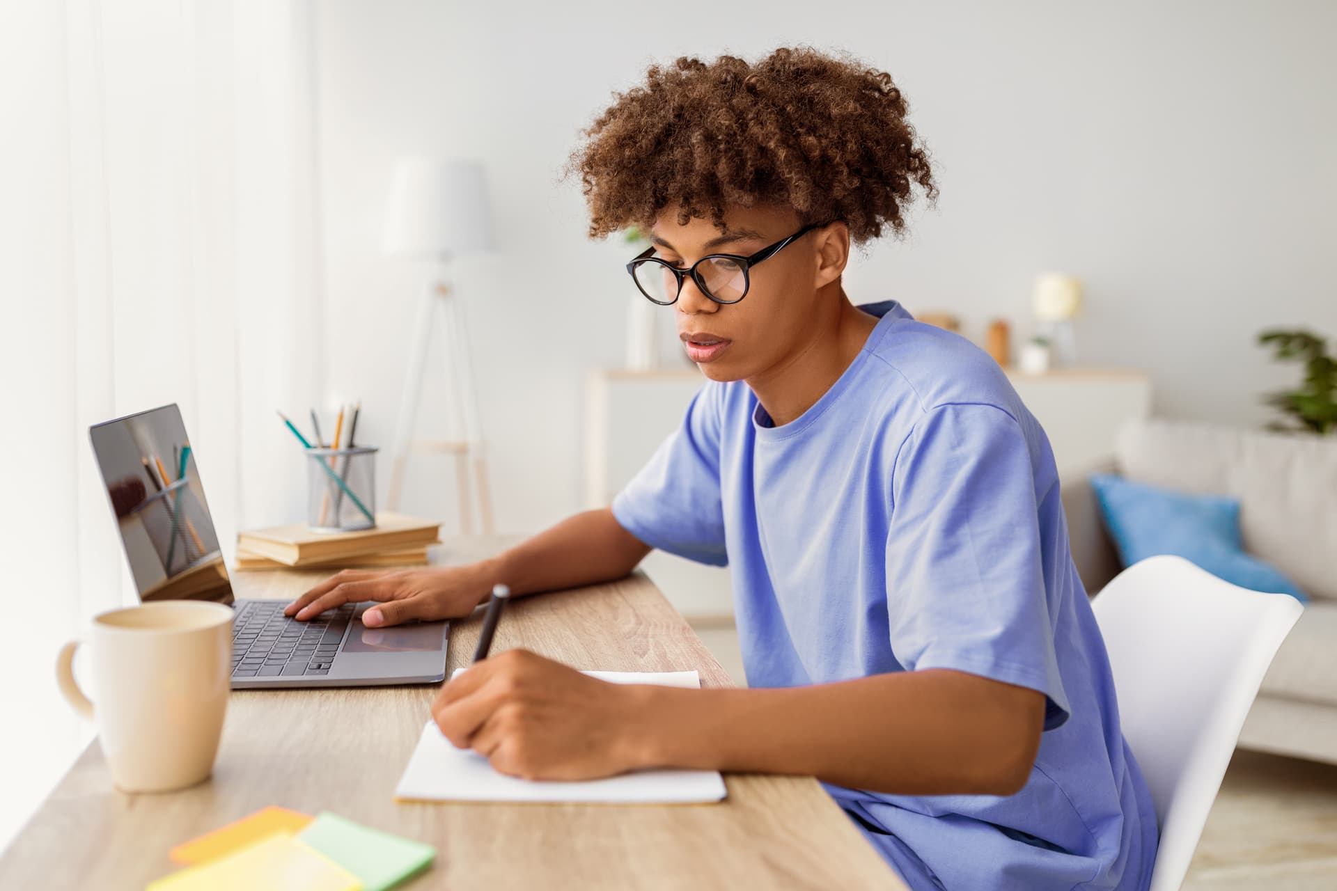 teenager studying online at home desk 2026 01 08 23 25 03 utc (1)